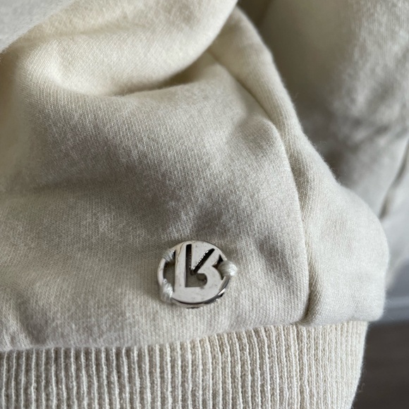 Buffbunny - Picture 4 of 4